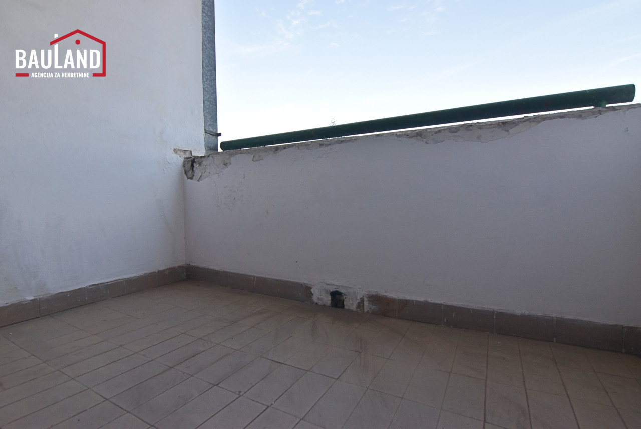 Jednosoban stan, 42m2, lift / Sulejmana Filipovića, Dobrinja 10