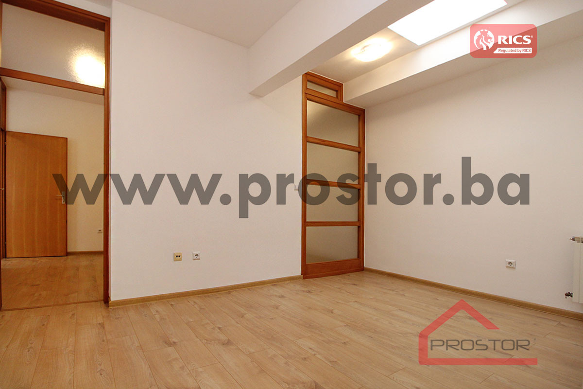 PROSTOR izdaje: Poslovni prostor, 75m2, Hrasno 3
