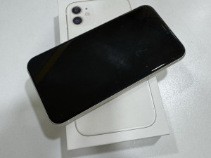 Iphone 11 64GB white fabricki otkljucan