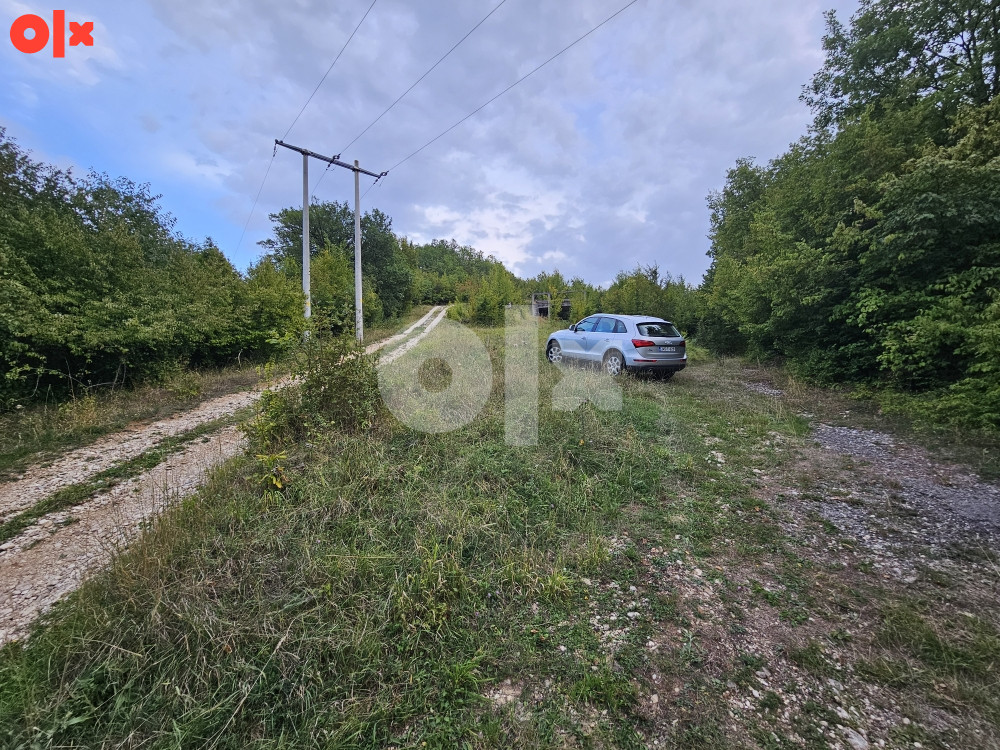 Zemljište Istočna Ilidža Kasindo 300 metara od Osnovne Škole 18