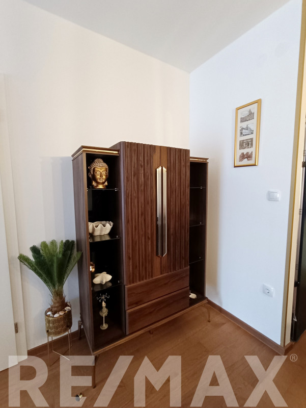 Luksuzan, nov trosoban stan 80m2 sa dva garažna mjesta, Ada 7