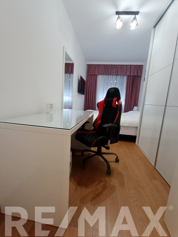 Luksuzan, nov trosoban stan 80m2 sa dva garažna mjesta, Ada 19