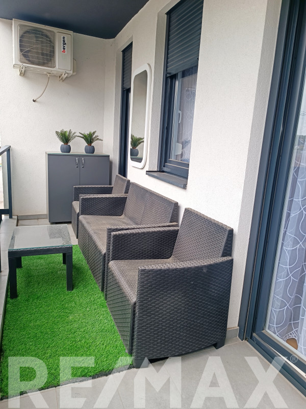 Luksuzan, nov trosoban stan 80m2 sa dva garažna mjesta, Ada 25