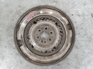 ZAMAJAC SET KVACILA Touran (06-10) 6br 03G105266CF