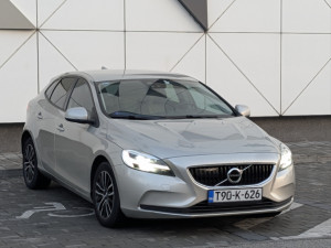 Volvo V40 2.0 Momentum+ LED Virtual Adaptivni tempomat Automatik