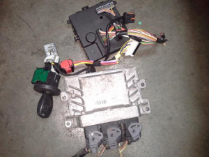 8200874481A 8200774747 8200700695 8200214168 ELEKTRONI