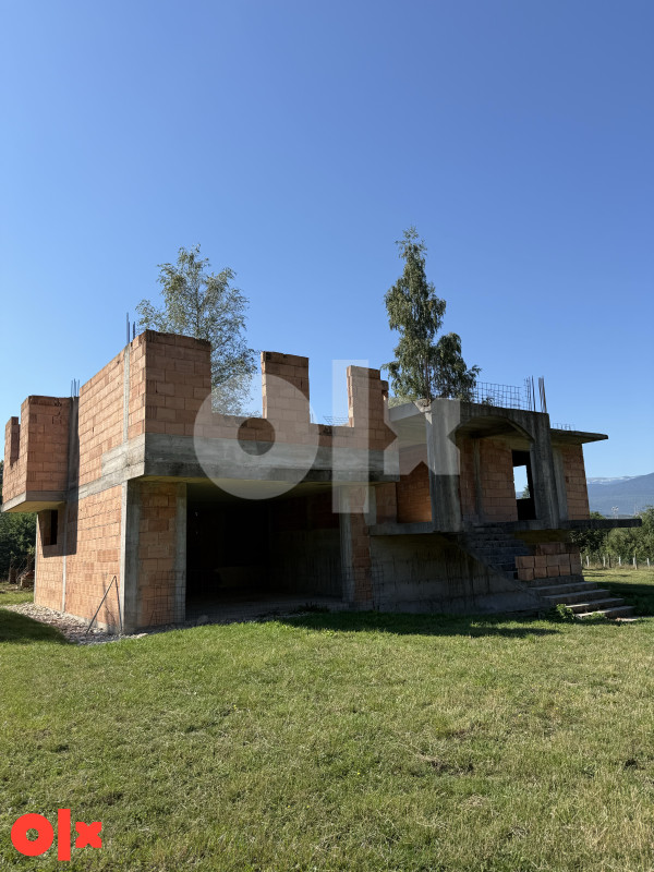 Kuća Istočno Sarajevo i 2 duluma zemlje 2