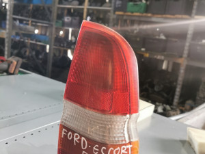 Desni stop ford escort