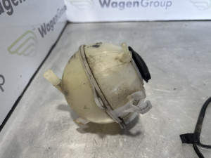 Boca vode Volkswagen Tiguan (fotografija 1)