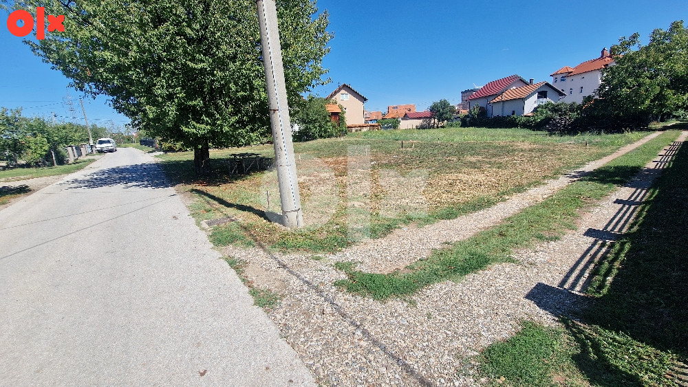 Plac sa građevinskom dozvolom zemljište Bijeljina 3