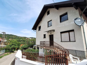 ODLIČNA KUĆA sa tri stambene jedinice, pomoćnim objektom, garažom photo 3