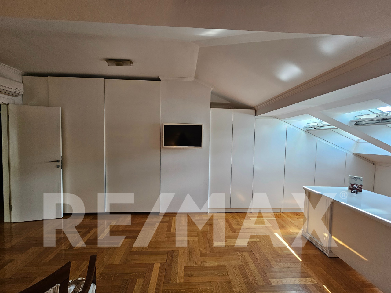Predivan stan od 147 m2 u podnožju Starčevice 12
