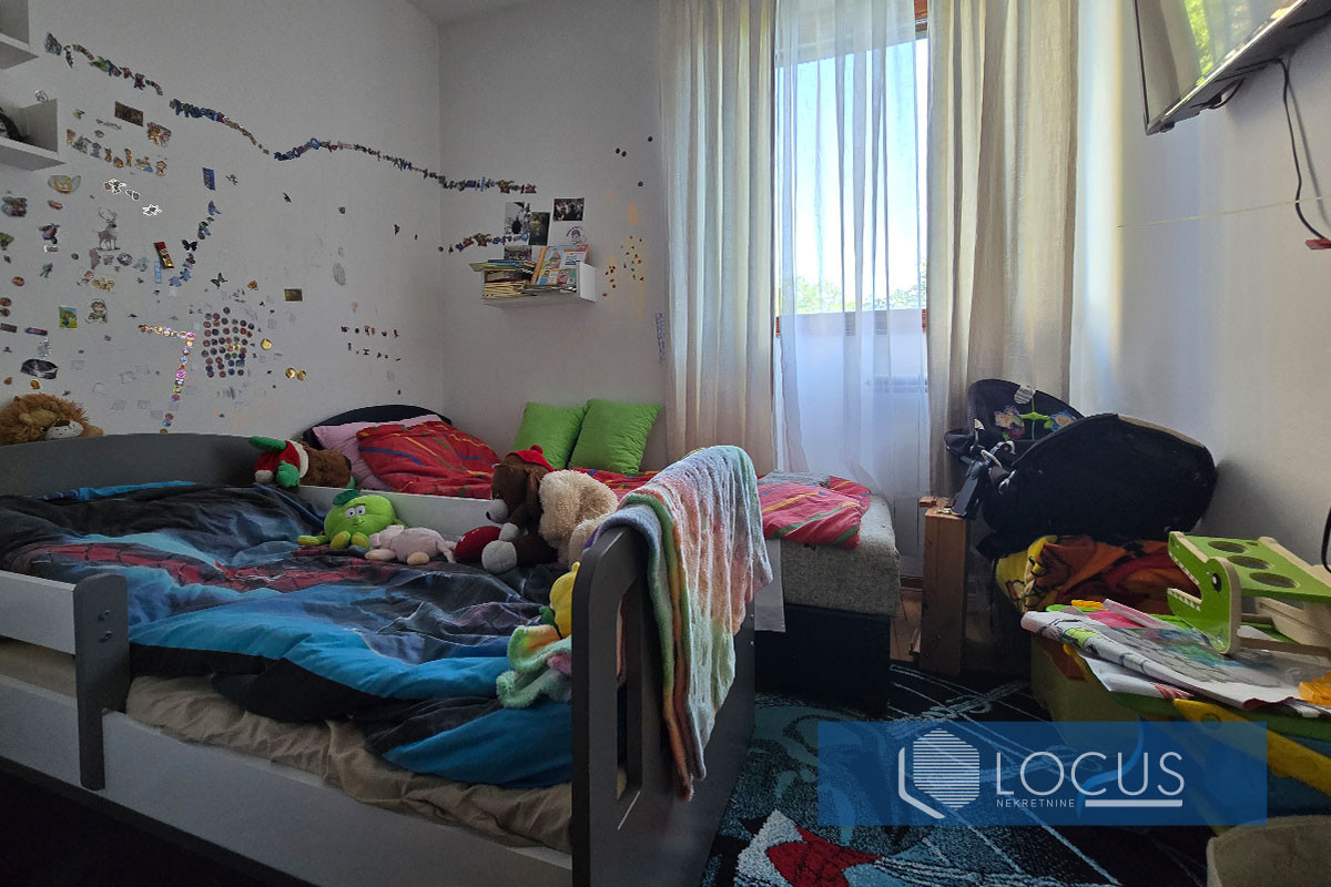 LOCUS:Trosoban stan sa garažom, Čobanija, Centar 8