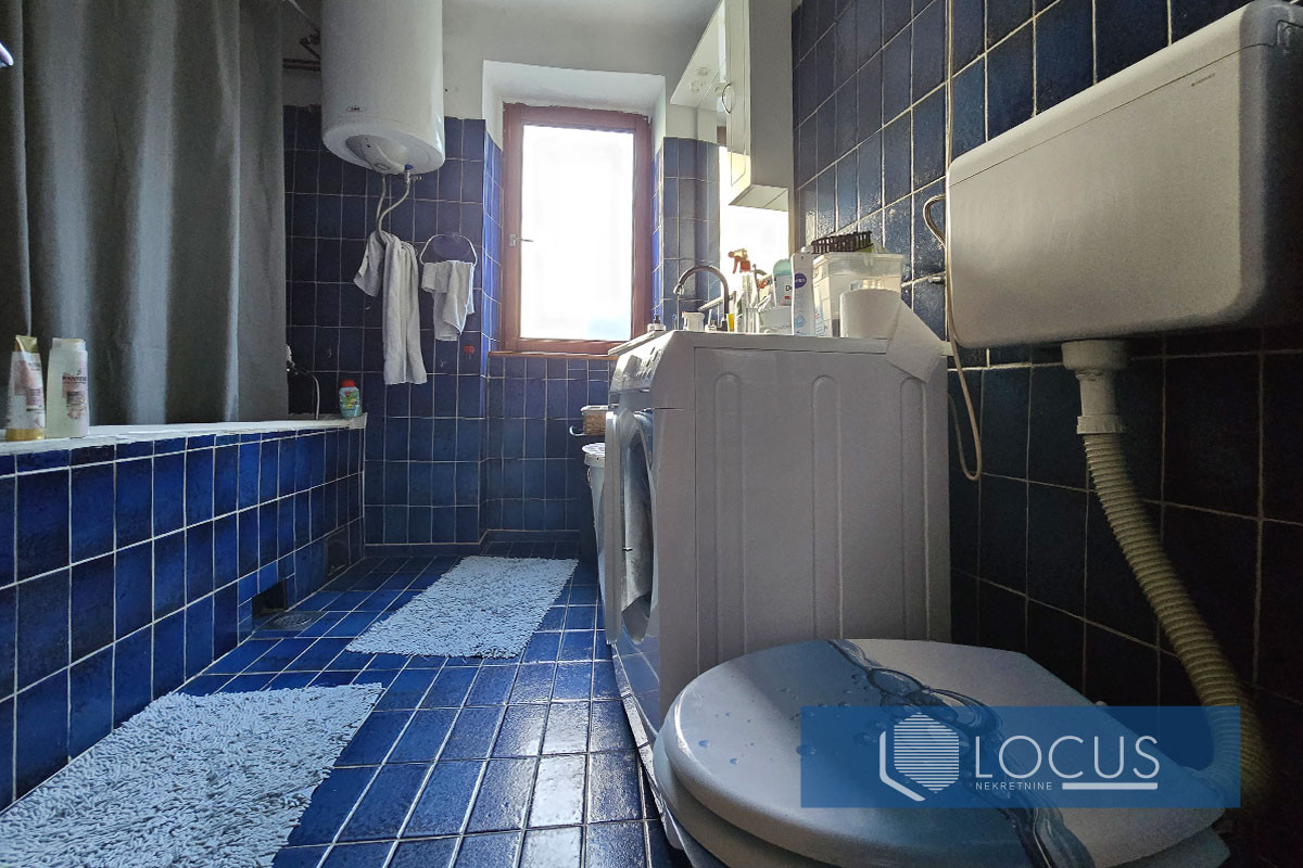 LOCUS:Trosoban stan sa garažom, Čobanija, Centar 9