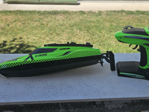Rc brod na daljinski 45kmh revell hurricane x-treme