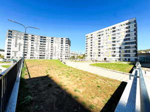 Praktična garsonjera 29m2 u novijoj gradnji, Stupine Ušće