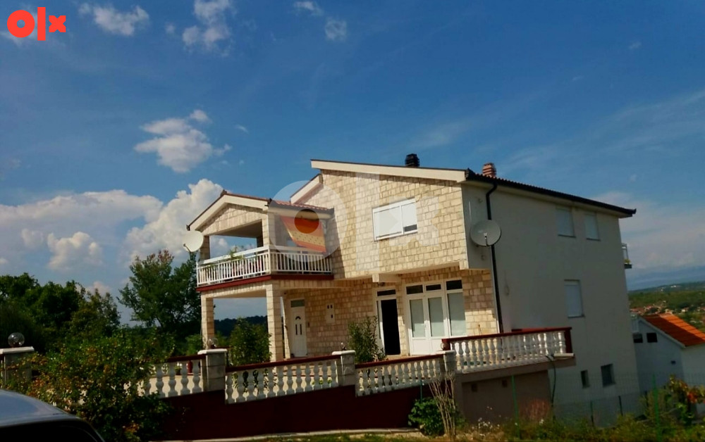 Kuća sa bazenom Aladinici Stolac 400m2 660,000km 3