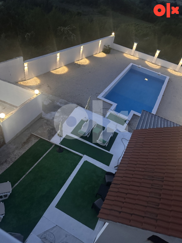 Kuća sa bazenom Aladinici Stolac 400m2 660,000km 8