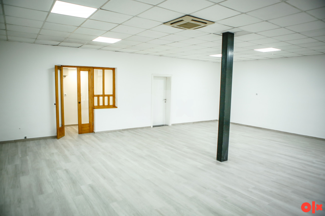 Izdaje se poslovni prostor 150m2 na magistrali M17  Konjic 8
