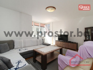 PROSTOR prodaje: Trosoban stan sa lođom, 72m2, Centar