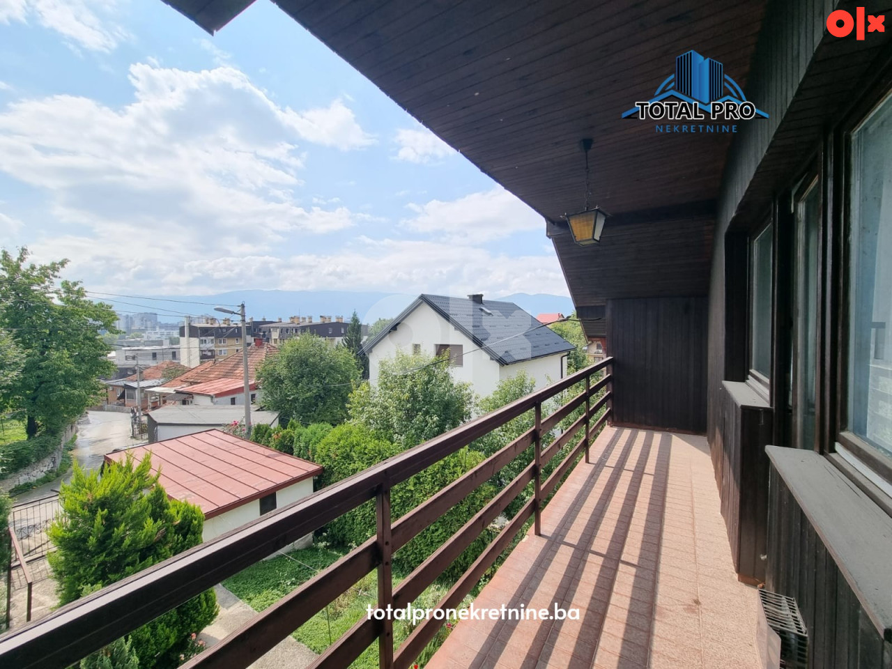 TOTAL PRO / Kuća s dvorištem i garažom 270m2 / Boljakov Potok 19