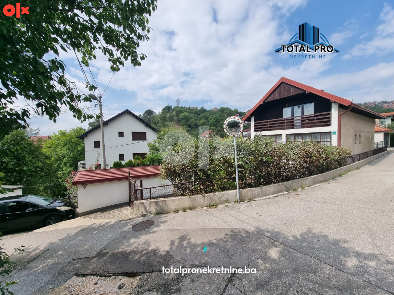 TOTAL PRO / Kuća s dvorištem i garažom 270m2 / Boljakov Potok 25