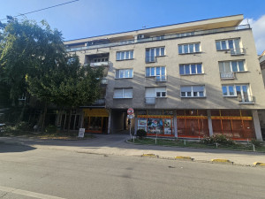 Trosoban stan / Centar / Hamdije Kreševljakovića