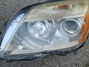 Far lijevi mercedes GL