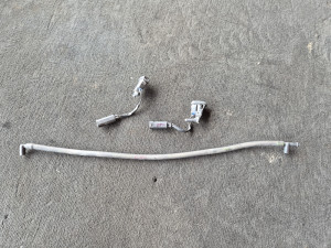 Bmw e81 e87 SPRICALJKE HAUBE sajbe prednje prskalice spricaljka