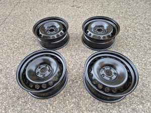 NOVE celicne felge 17 5x114.3 Renault Laguna 3 Megane 3 4 7J ET37