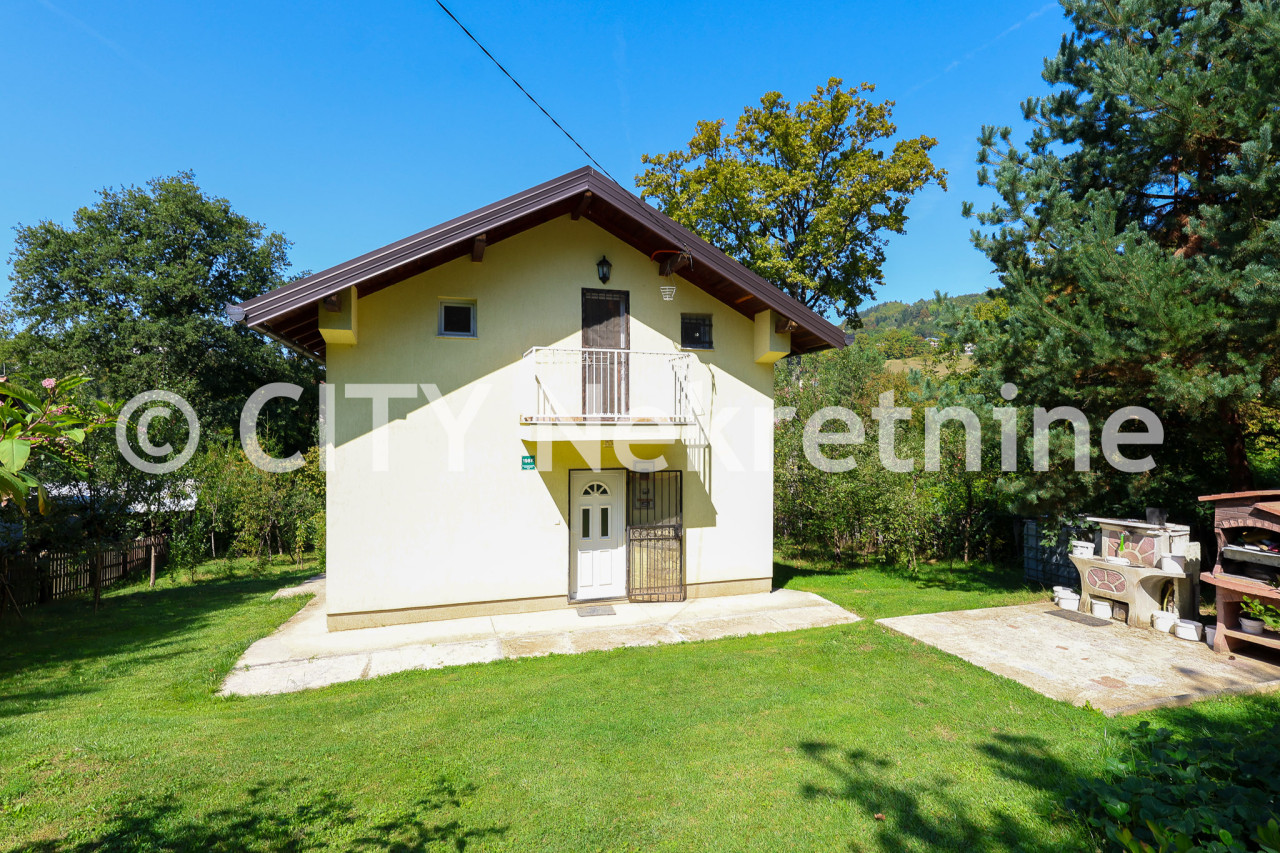 Kuća sa dvorištem - Ilidža - Rakovica - 988 m2