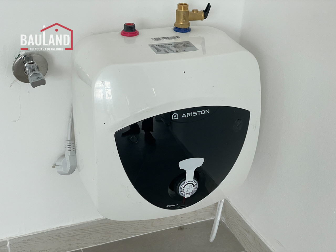 BAULAND/ Moderan poslovni prostor 104m2/ Dobrinja 10