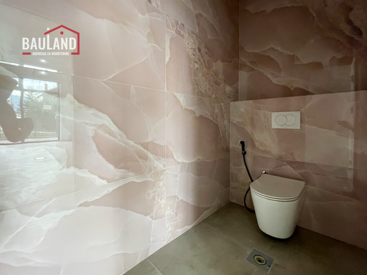 BAULAND/ Moderan poslovni prostor 104m2/ Dobrinja 11