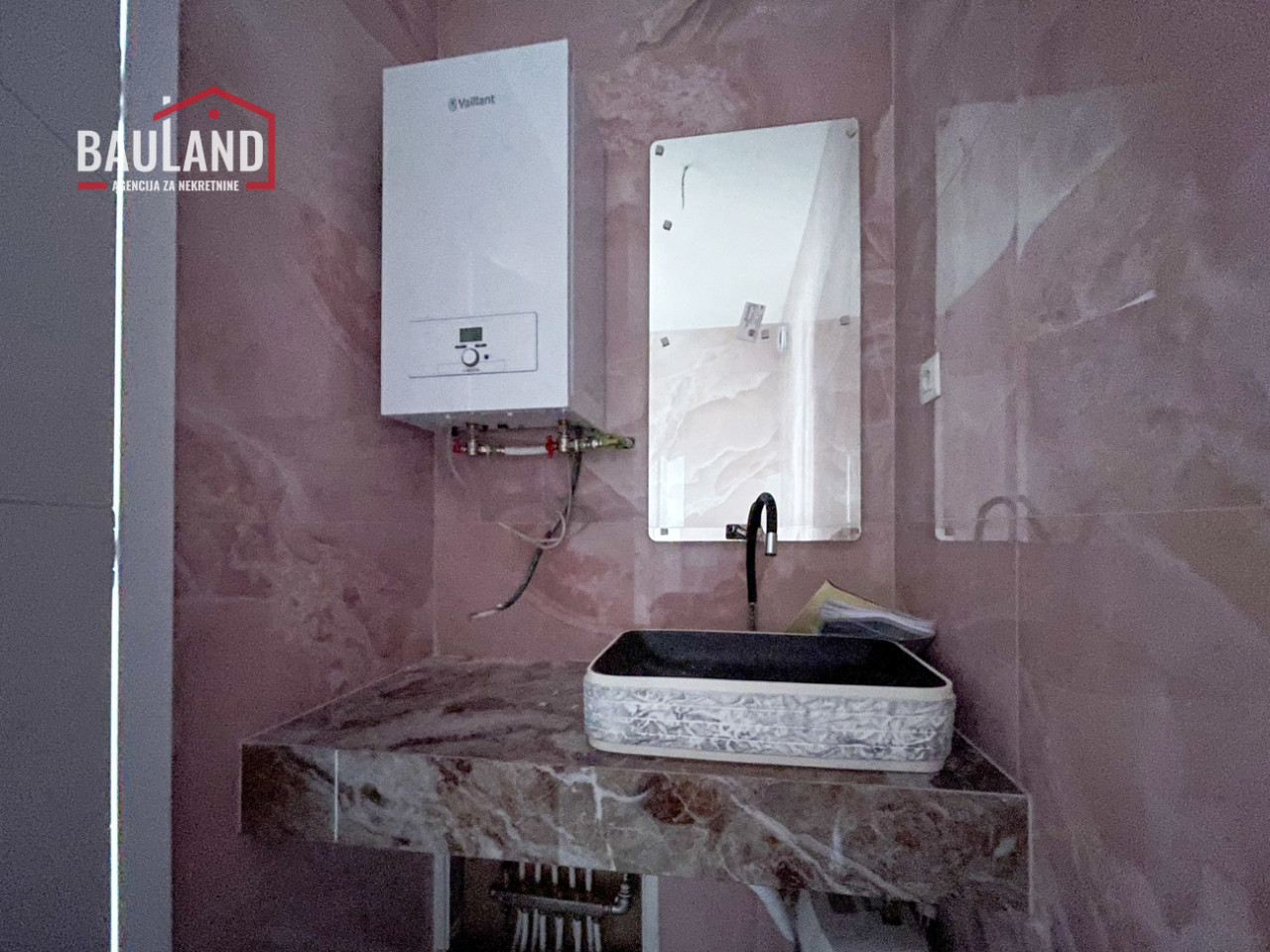 BAULAND/ Moderan poslovni prostor 104m2/ Dobrinja 12