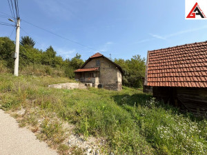Kuća 93 m2 sa 5635 m2 okućnice - (Gradišće) Zenica