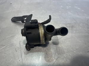 Cirkulaciona pumpa pomocna Volkswagen Passat 7 2012 (fotografija 3)