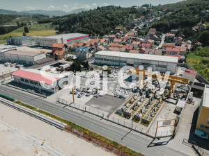 Hala 1100 m2 ,zemljište okolo 5202 m2 Vlakovo