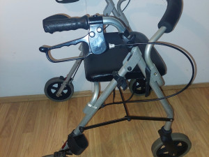Pomocna kolica za invalide