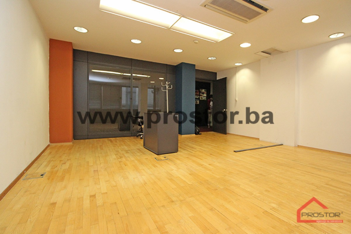 PROSTOR izdaje: Poslovni prostor, 18-37m2, Centar 4