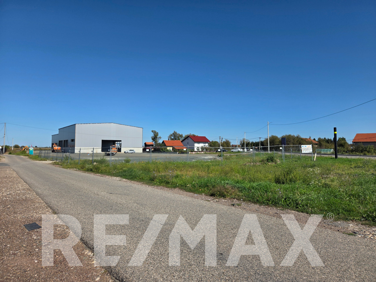 Dvije moderne hale/skladišta za najam, 891m2 i 2030m2, Laktaši