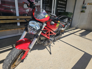 DUCATI MONSTER 696