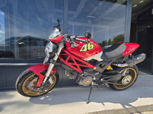 DUCATI MONSTER 696
