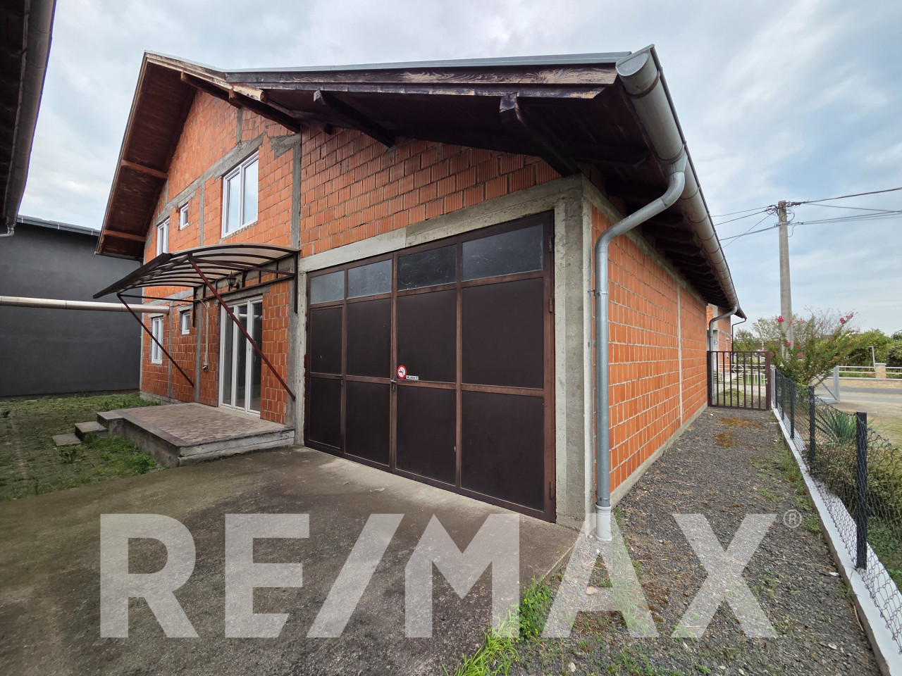 Jedinstvena investicija-kompleks 7 objekata, Gradiška,  plac 4401 15