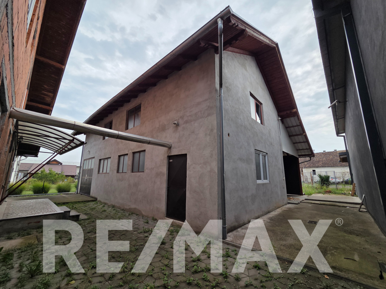 Jedinstvena investicija-kompleks 7 objekata, Gradiška,  plac 4401 16