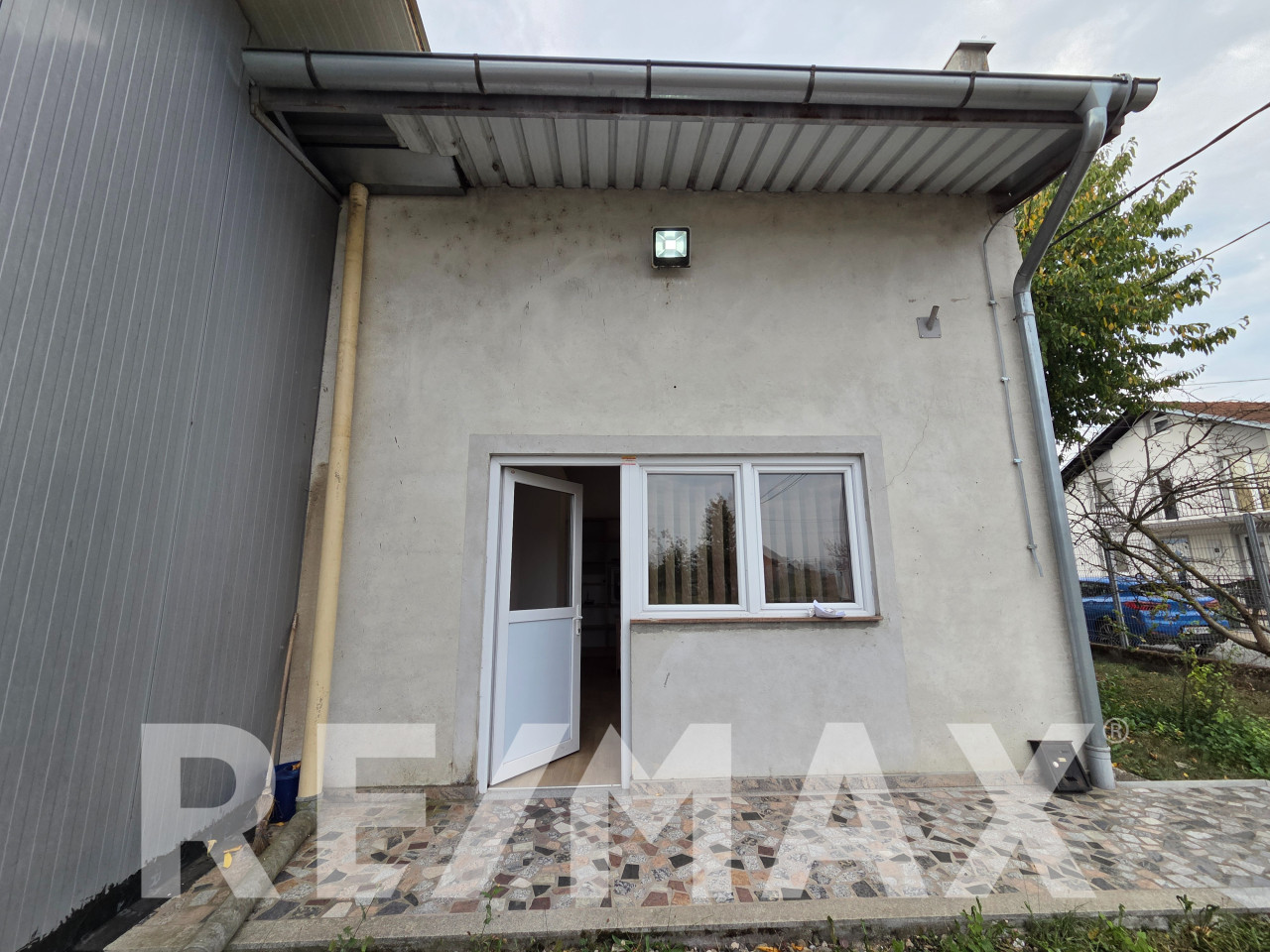 Jedinstvena investicija-kompleks 7 objekata, Gradiška,  plac 4401 18