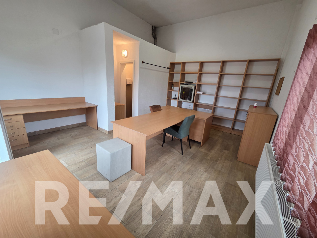 Jedinstvena investicija-kompleks 7 objekata, Gradiška,  plac 4401 19