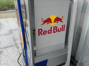 Red Bull Frizider