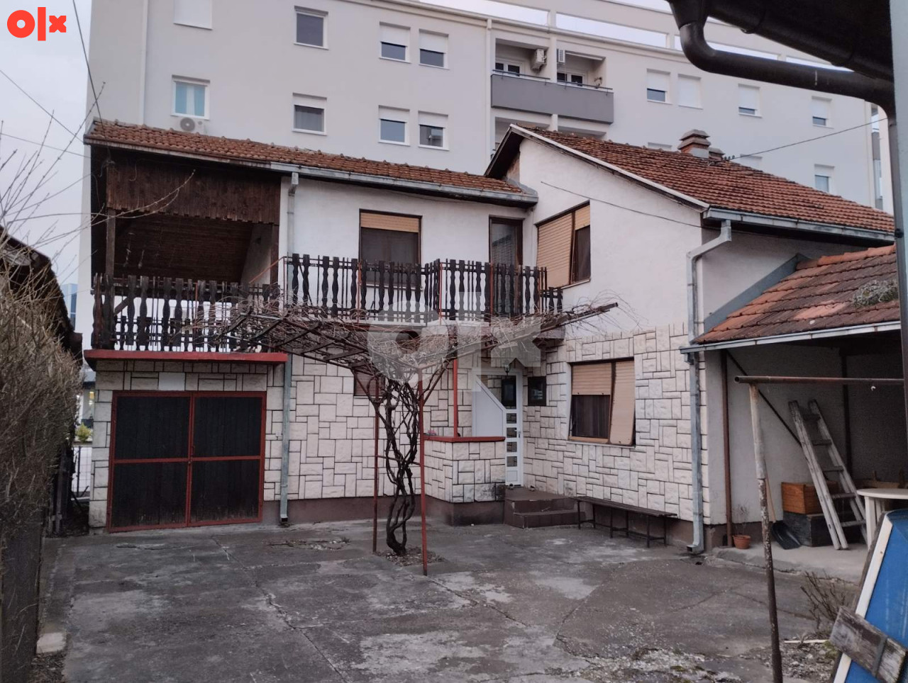Dvije kuće Prijedor 300m2 2