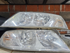 Farovi octavia a5 lijevi desni