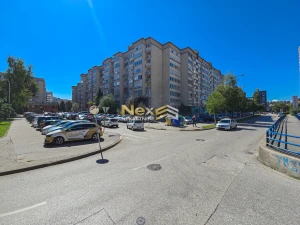 Trosoban stan Envera Šehovića/Dolac Malta/Novo Sarajevo 87m2